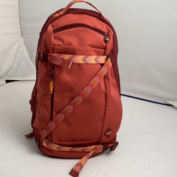 chaco radlands day pack